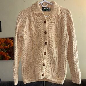 Vtg Abbey Knitwear 100% Irish
Wool Fisherman Chunky Cable Cardigan Sweater S/M